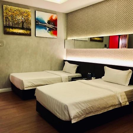 Monaco Boutique Hotel Sadong Jaya Kota Kinabalu Extérieur photo