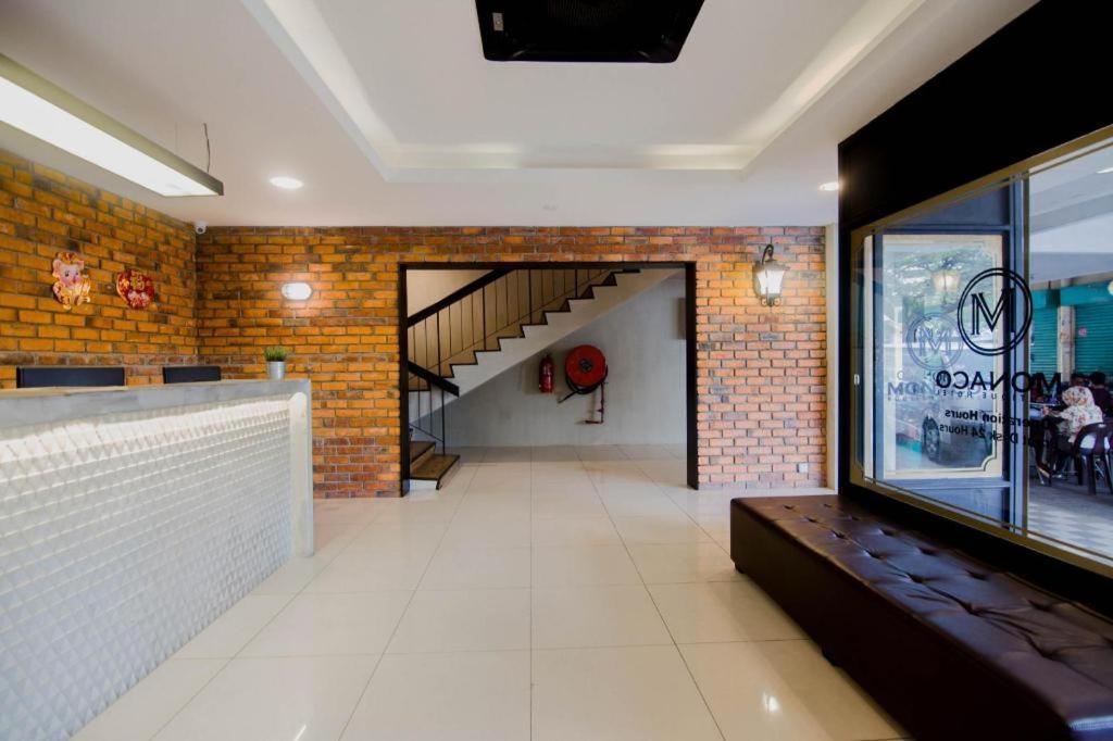 Monaco Boutique Hotel Sadong Jaya Kota Kinabalu Extérieur photo
